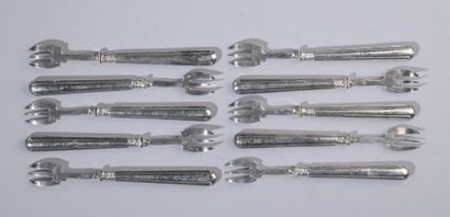 null TEN Oyster forks, the handle stuffed with silver 1st title 950‰, fluted. French...