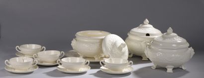 null WEDGWOOD

White porcelain POTAGE SET including three tureens, a dish, ten bowls...
