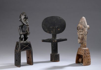null LOT including : 

- Ashanti doll, Ghana. H. 23 cm

- West African type pulley...