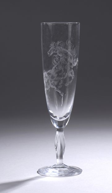 null Champagne flute engraved with a prancing horse. Dedicated to Juliette Gréco....