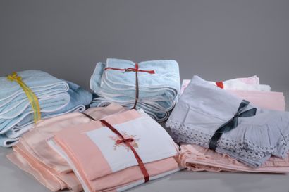 null LOT of household linen including tablecloths, cushion covers and ten blue t...