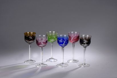 null MOSER

SET OF SIX coloured crystal stemware, engraved with birds and landscapes....