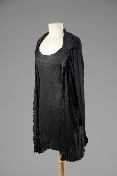 null Chantal THOMASS Paris

PULL AND GILET SET in black knitwear.