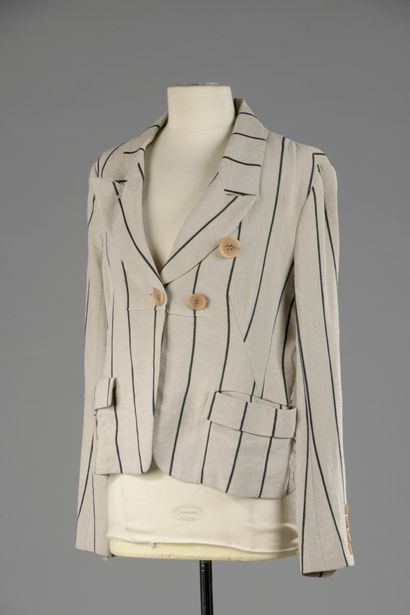 null Sonia RYKIEL Paris

Jacket in ecru linen with black stripes.