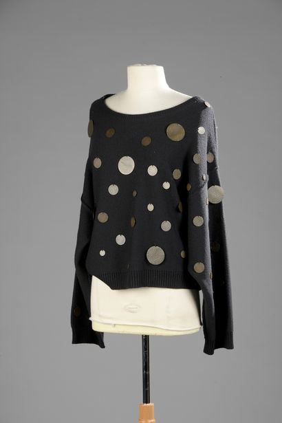 null Sonia RYKIEL Paris

Black wool and cashmere sweater with batwing sleeves and...
