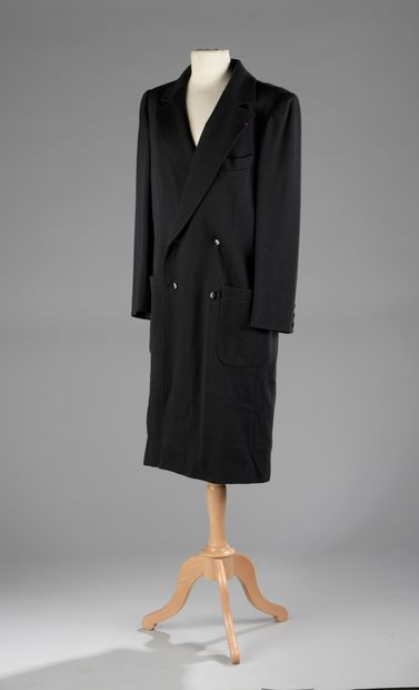 null Sonia RYKIEL Paris

Black wool coat embroidered with the Legion of Honor on...