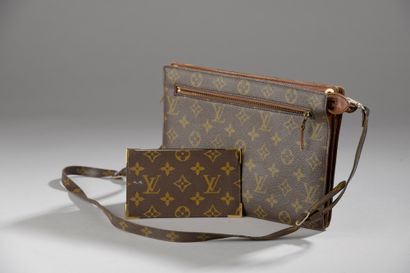 null Louis VUITTON

BAG BANDOULIERE in natural leather and Monogram canvas.

It includes...