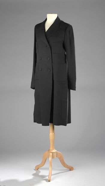 null Sonia RYKIEL Paris

Coat in black wool, stitching on the collar.