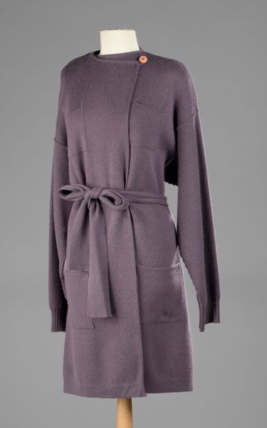 null Sonia RYKIEL Paris

Coat in parma wool. Integrated belt.