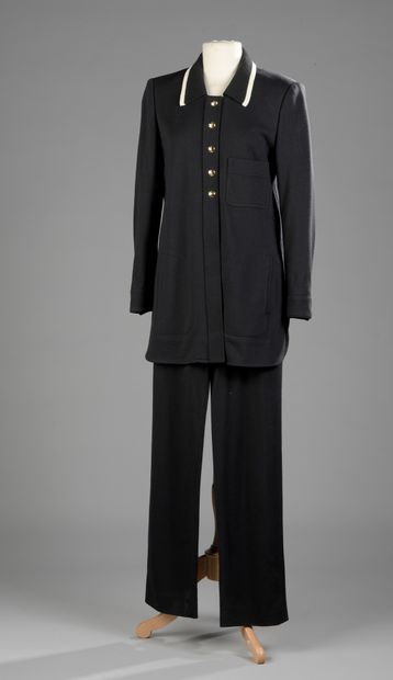 null Sonia RYKIEL Paris

PANTALON SET in black wool and angora jersey. White stripe...