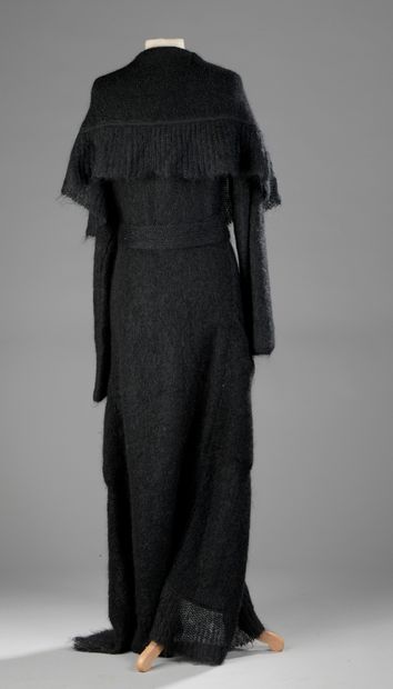 null Sonia RYKIEL Paris

MANTEAU long en mohair noir. Col châle.