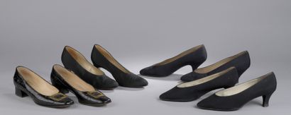 null FOUR PAIRS OF ESCARPINS worn on stage:

- DIVARESE. A pair in navy grosgrain....
