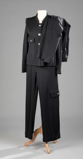 null Sonia RYKIEL Paris

SET in black wool jersey: a jacket and two matching identical...