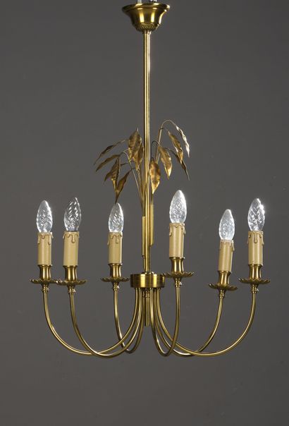 null MAISON CHARLES Paris

Pair of six arms gilt bronze and brass chandeliers decorated...