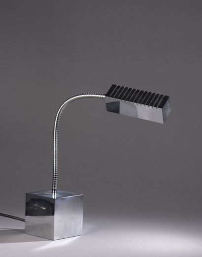 null BOYER Michel (1935-2011)

LAMPE de bureau modèle n° 10366 en métal chromé à...
