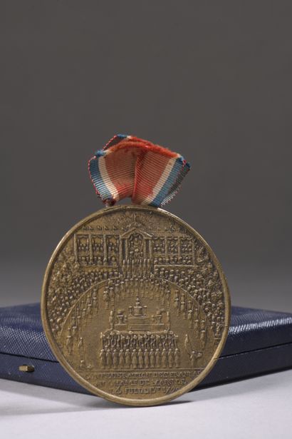 null MEDAILLE en laiton doré de la Confédération au Champ de Mars, 14 juillet 1790

D....