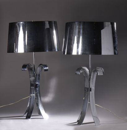 null MAISON CHARLES Paris

PAIR OF LAMPS in chromed steel with four legs with a scroll...