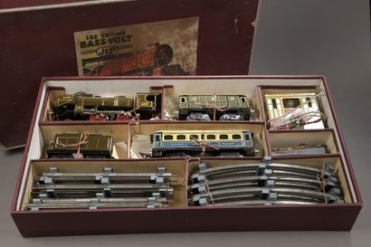 null JEP "O" - BOX comprising a 220 NORTH electric locomotive with tender, PULLMAN...