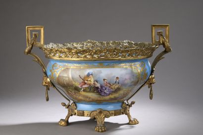 null LARGE OVAL CUP with pedestal in porcelain with polychrome and gilded decoration...