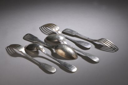 null SET OF COUVERAGE in 1st title 950‰ silver, comprising:

- Flatware, single-flat...