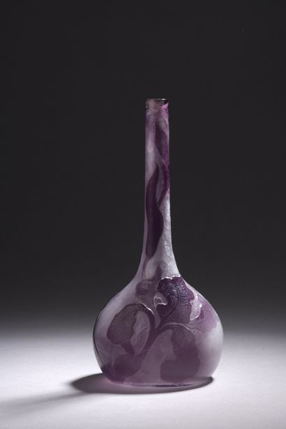 null GALLÉ Emile (establishments)

Soliflore vase with bulbous base. Industrial print...