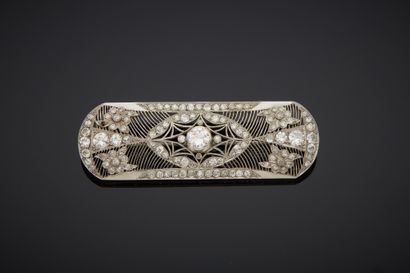 null Platinum 850‰ plate brooch, rectangular in shape with geometric and radiating...