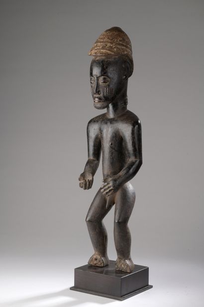 null BAOULE STATUE, Ivory Coast

Wood with a brownish-black patina in places, pigments,...
