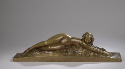null Amadeo GENNARELLI (1881-1943)

Reclining woman

Bronze with golden patina.

Signed...