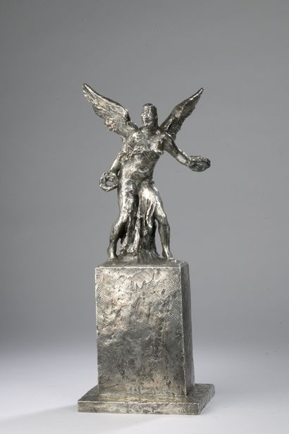 Raymond MARTIN (1910-1992) 

Victoire ailée

Bronze...