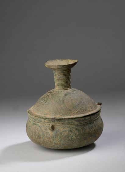 null KUDUO OR FOROWA ASHANTI, Ghana

Copper alloy with excavation patina.

H. 15...