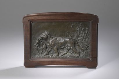 null Christophe FRATIN (1801-1864)

Lioness carrying a kid

Bas-relief in bronze...
