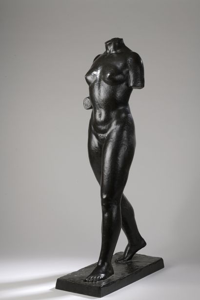 null Raoul LAMOURDEDIEU (1877-1953)

Female Nude 

Circa 1930.

Bronze with dark...