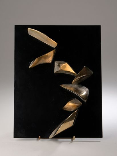 null Alicia PENALBA (1913-1982)

The Seven

Bas-relief in gilt bronze mounted on...