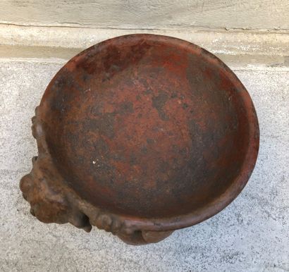null Ceramic anthropomorphic bowl, the limbs forming a base, Guatemala, Maya culture


12...