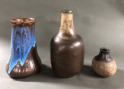 null Etienne MOREAU-NELATON


Two stoneware vases. 


Signed and numbered. 


Accidents...