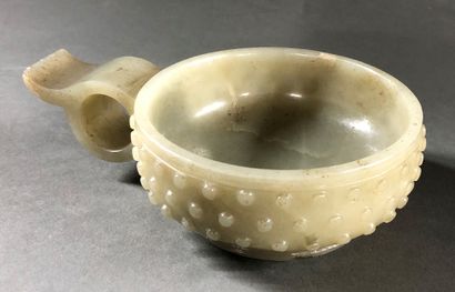 null Jade bowl with granulated decoration on the body. 


Small accidents 


13 x...
