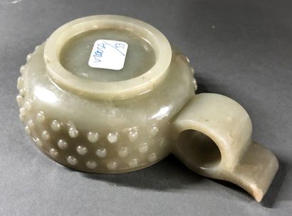 null Jade bowl with granulated decoration on the body. 


Small accidents 


13 x...