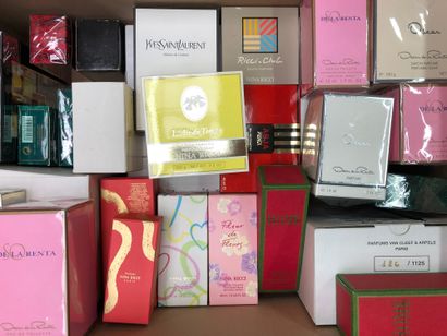 null Important lot including about 440 pieces:


Perfumes, eaux de toilette, eaux...