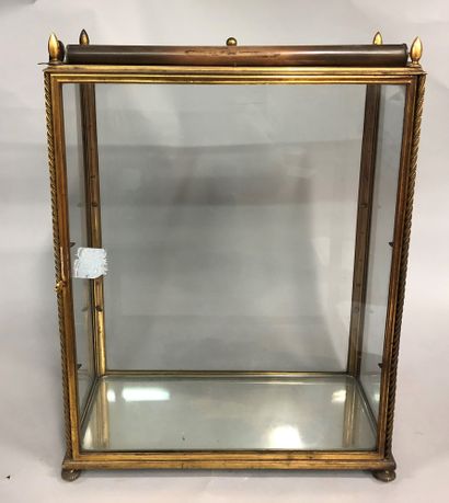 null SMALL WINDOW in glass and gilded brass opening by a door 


71 x 51 x 21,5 ...