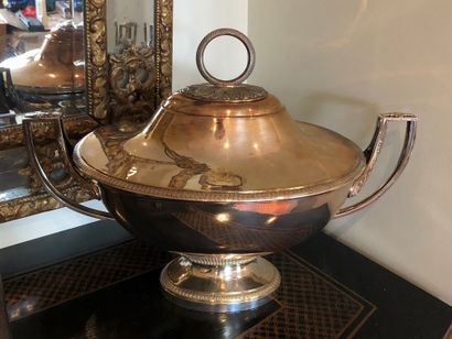  Silver-plated metal handle with various pieces of shape including large tureen