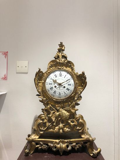 Raingo Frères clock in Paris in gilt bronze...