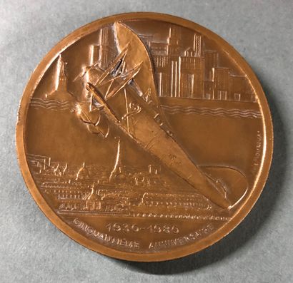 null COSTES & BELLONTE


Médaille de table en bronze commémorant le premier Paris-New-York...
