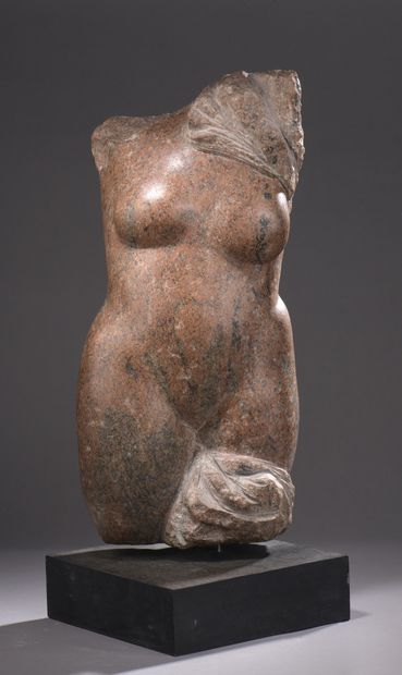 null Janna MYÖHÄNEN (1963)


Female torso


Granite


Unsigned


H. with base : 60...