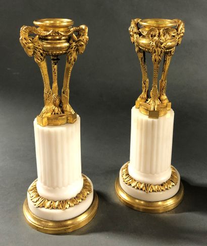 null Henry DASSON (1825-1896)


A pair of marble and chased and gilt bronze candlesticks,...