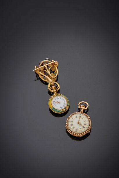 null Lot comprising:

- An 18K polychrome gold 750‰ round-shaped collar watch, white...
