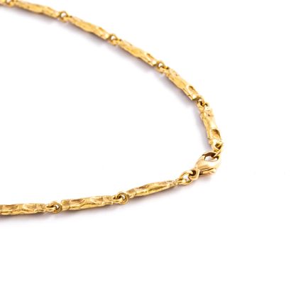 null Necklace in yellow gold 18K 750/1000.

Length: 49.00 cm. Thickness: 0.30 cm.

Gross...