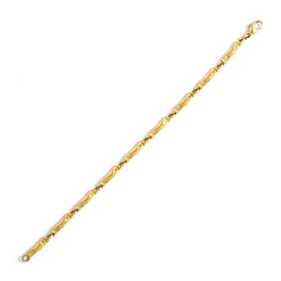  Bracelet in yellow gold 18K 750/1000. 
Length: 18.50 cm. Thickness: 0.30 cm. 
Gross...