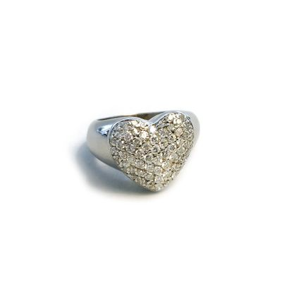 null A heart-shaped ring in 18k white gold set with round diamonds.

Finger size:...