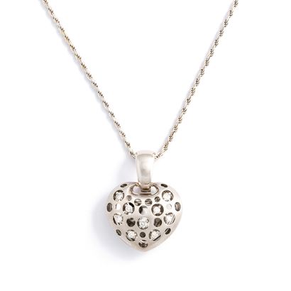 null Heart-shaped pendant in 18K white gold 750/1000, with round diamonds and a chain...