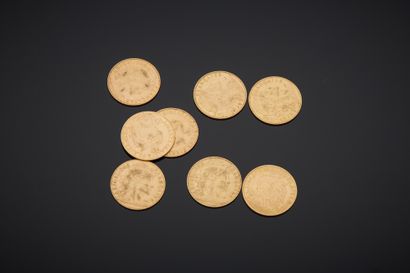 null 8 pièces de 10 francs or au coq, datées 1901, 1907, 1909, 1910 et 1911. 

Poids...